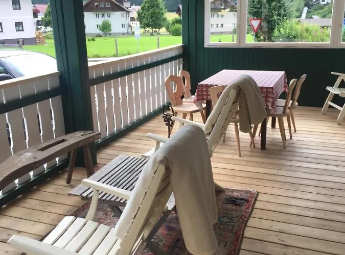 Der Gamsjaeger Konukevi Gosau